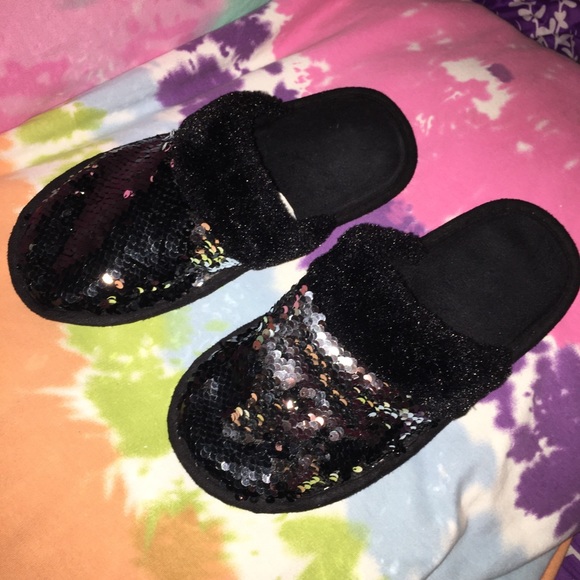 Woman’s Slippers black and silver sequin - Picture 4 of 12